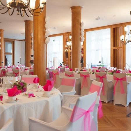ホテルKurhaus Am Burgsee バート・ザルツンゲン エクステリア 写真