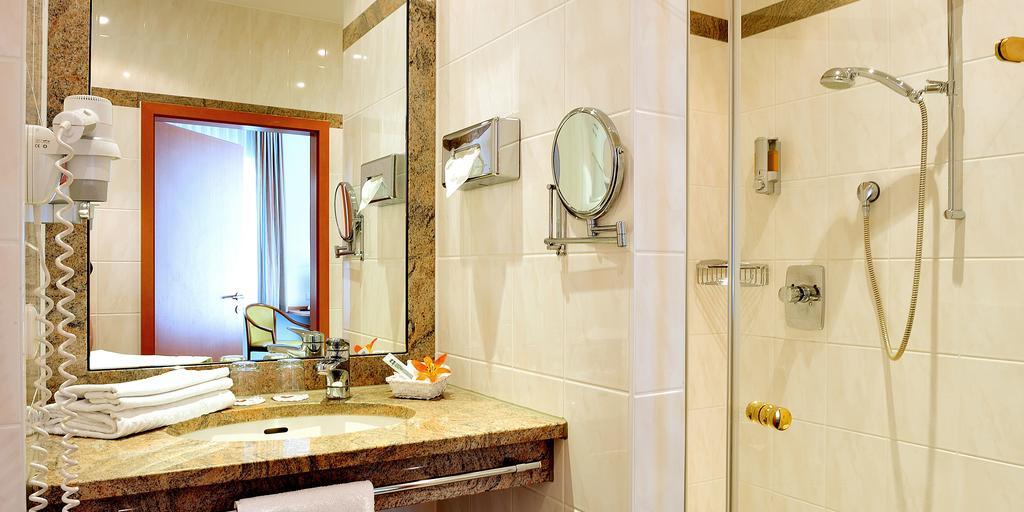 ホテルKurhaus Am Burgsee バート・ザルツンゲン 部屋 写真