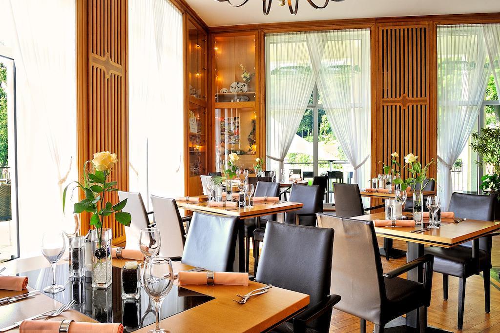 ホテルKurhaus Am Burgsee バート・ザルツンゲン エクステリア 写真