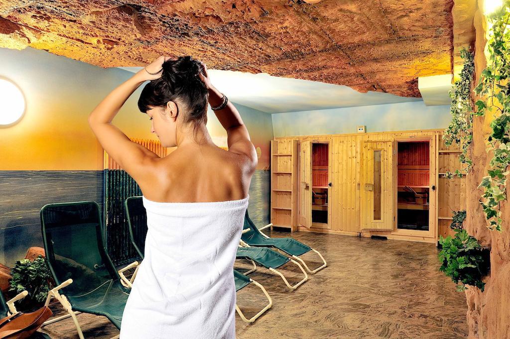 ホテルKurhaus Am Burgsee バート・ザルツンゲン エクステリア 写真